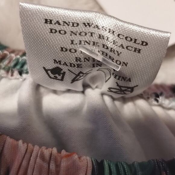 Whoa Pony Newborn Baby NWT Snap Bottom Bell Sleeve Leopard Rose One-Piece 0-3 M - Picture 5 of 7